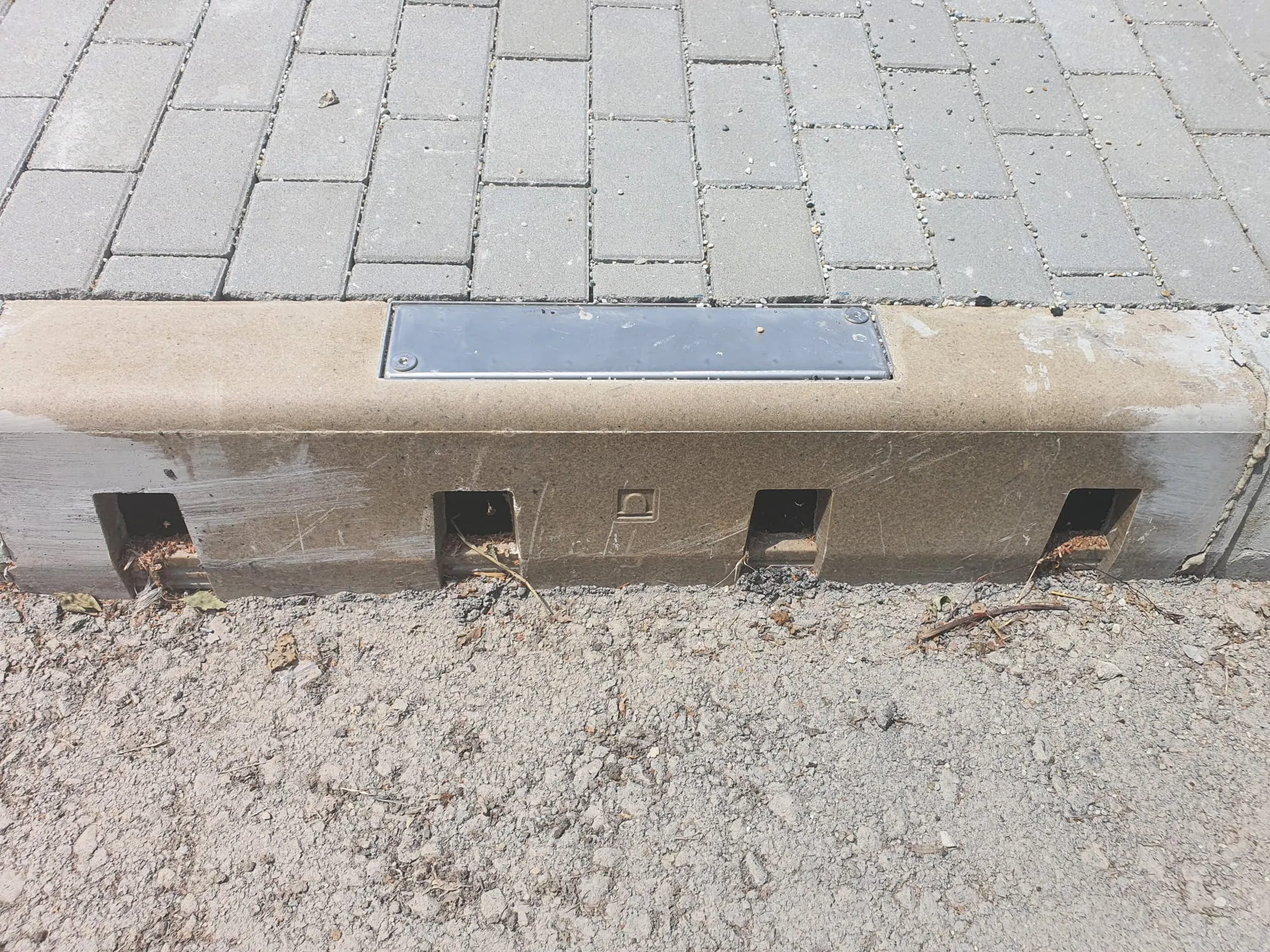 Bordura PB MONO cu capac de revizie zincat LN100 H300 D400 1000x150x300 (0709147)