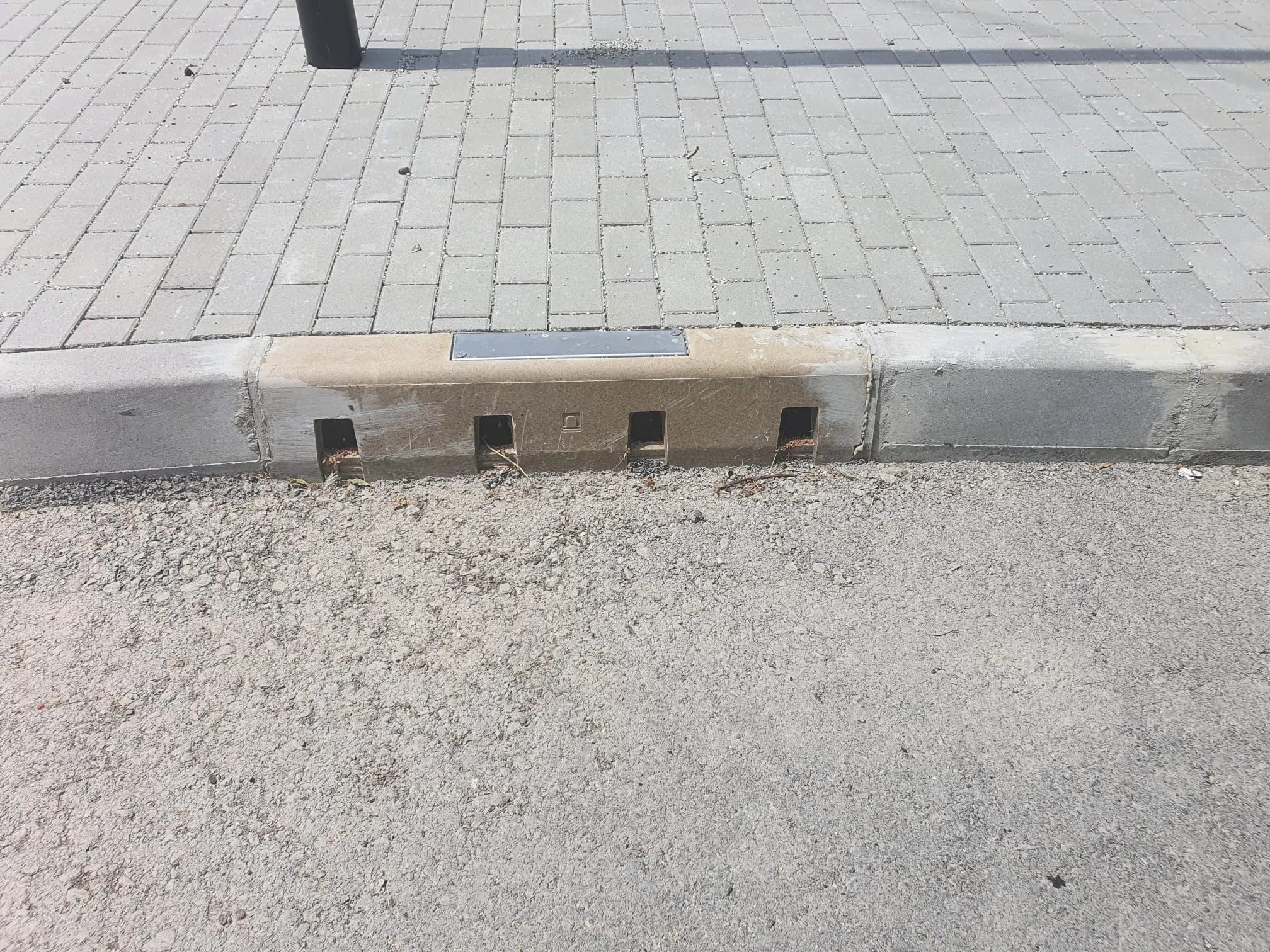 Bordura PB MONO cu capac de revizie zincat LN100 H300 D400 1000x150x300 (0709147)