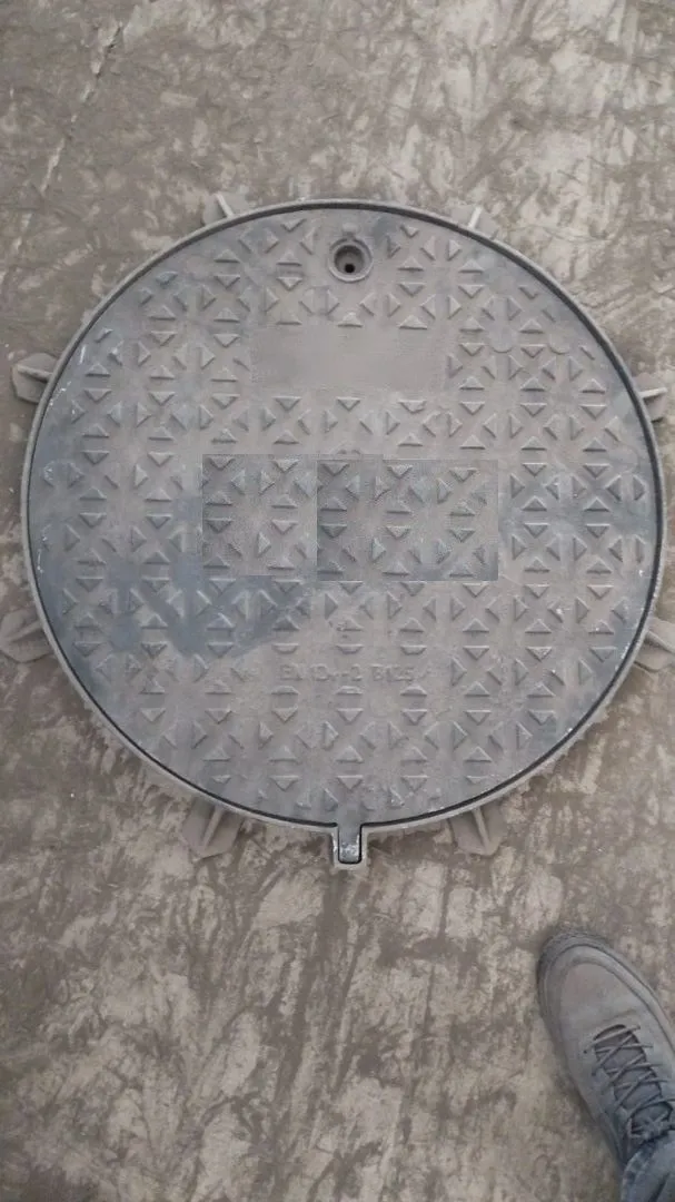 Capac FONTA URBAN rotund D.760 PL.600 Hext.45 cu inchizator B125 (35259-35M)