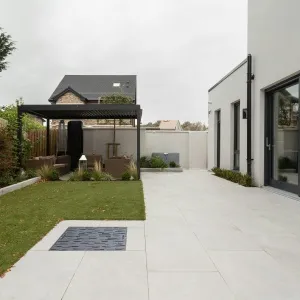 Capac PP URBAN Negru patrat necarosabil 600x600 PL.430x430 Hext.80 cu inchizator A15 (35486-20)